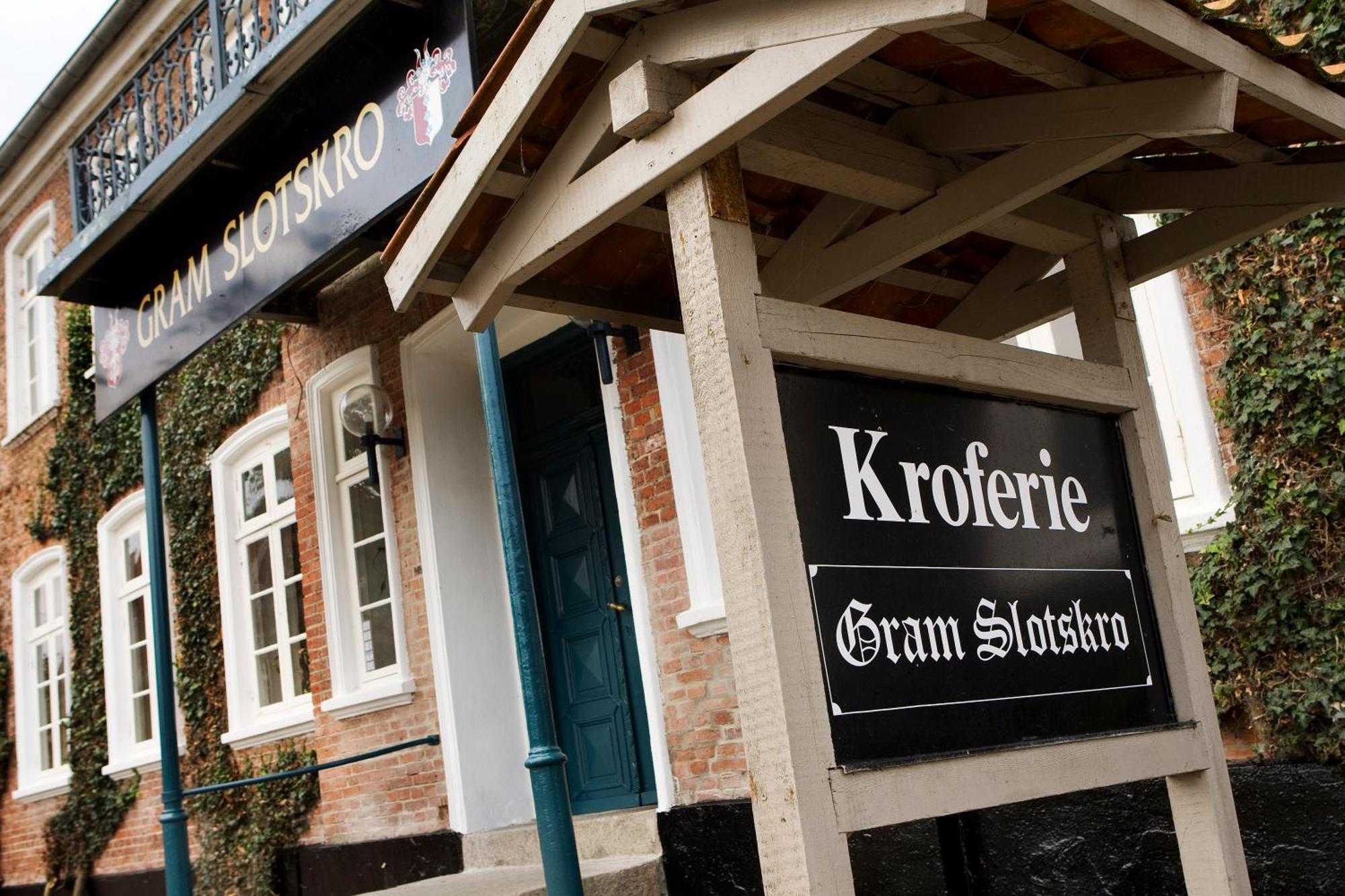 Den Gamle Kro Ved Gram Slot Dış mekan fotoğraf